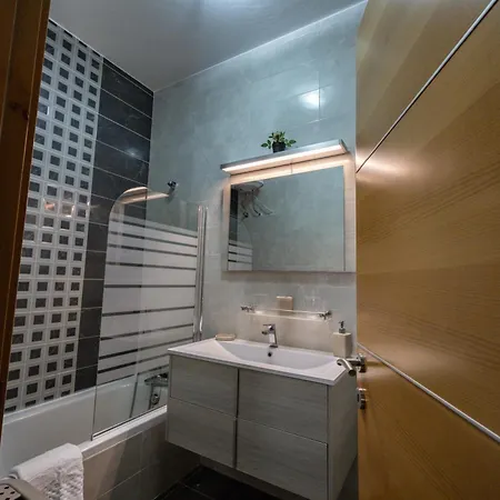 The Podium Apartment Żebbuġ