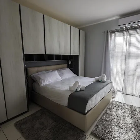 The Podium * Żebbuġ